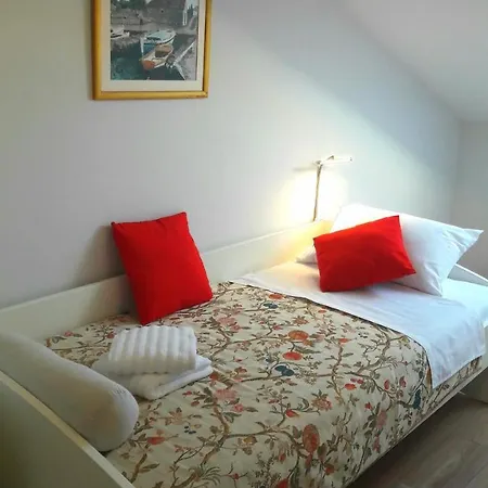 Appartement Apartman Lelu *